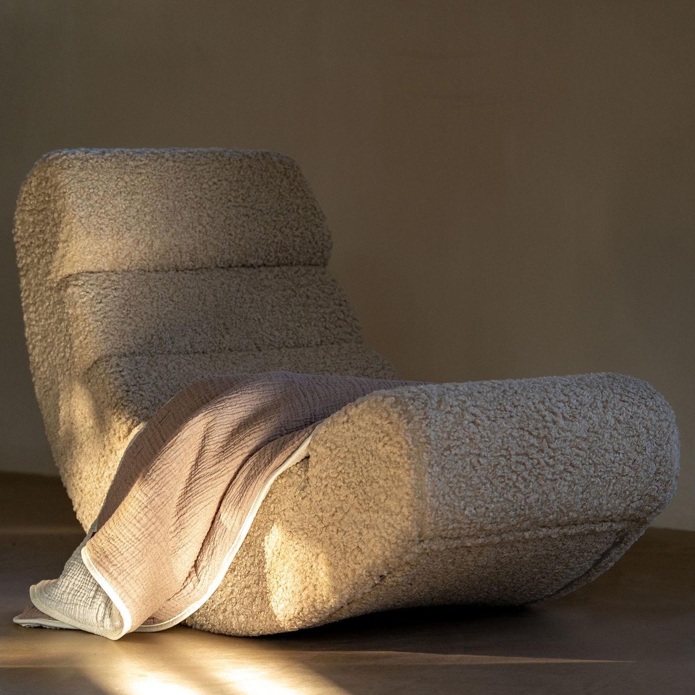 Hocker Rocking Banana Sheep 3