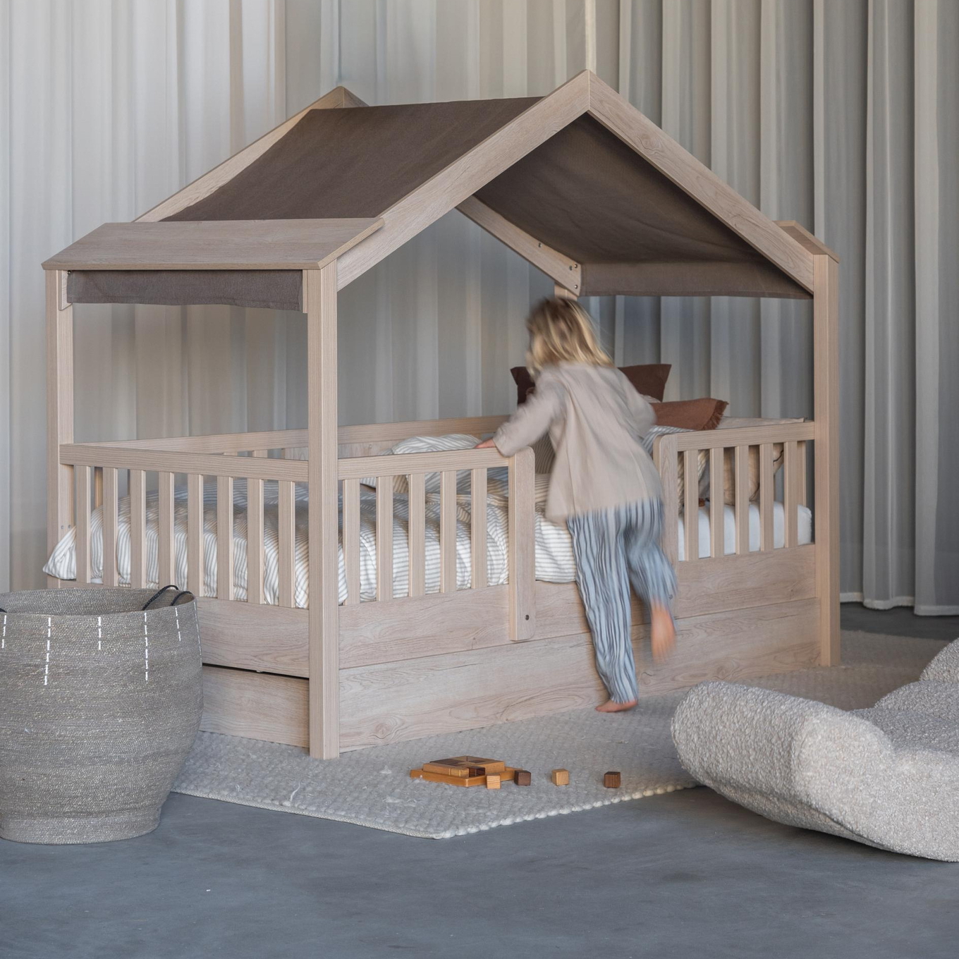 Hausbett My House Natural mit Stoffdach Chocolate #2