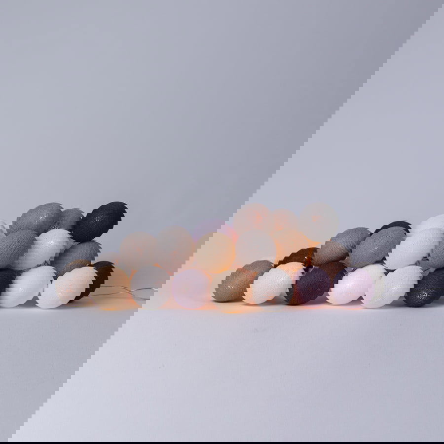 Lichterkette mit Baumwollkugeln Sand #2