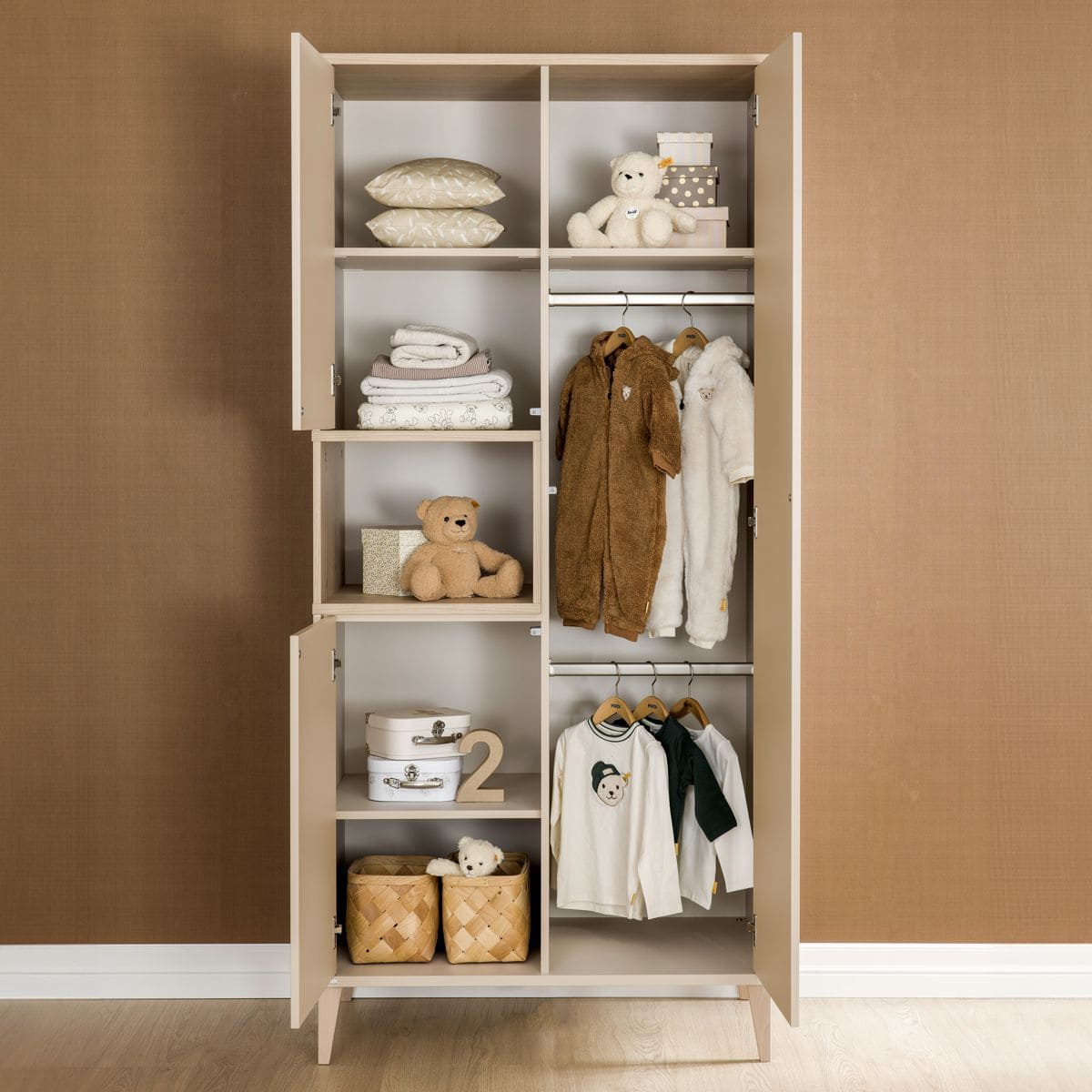 Kleiderschrank Mila & Ben 3-türig 3