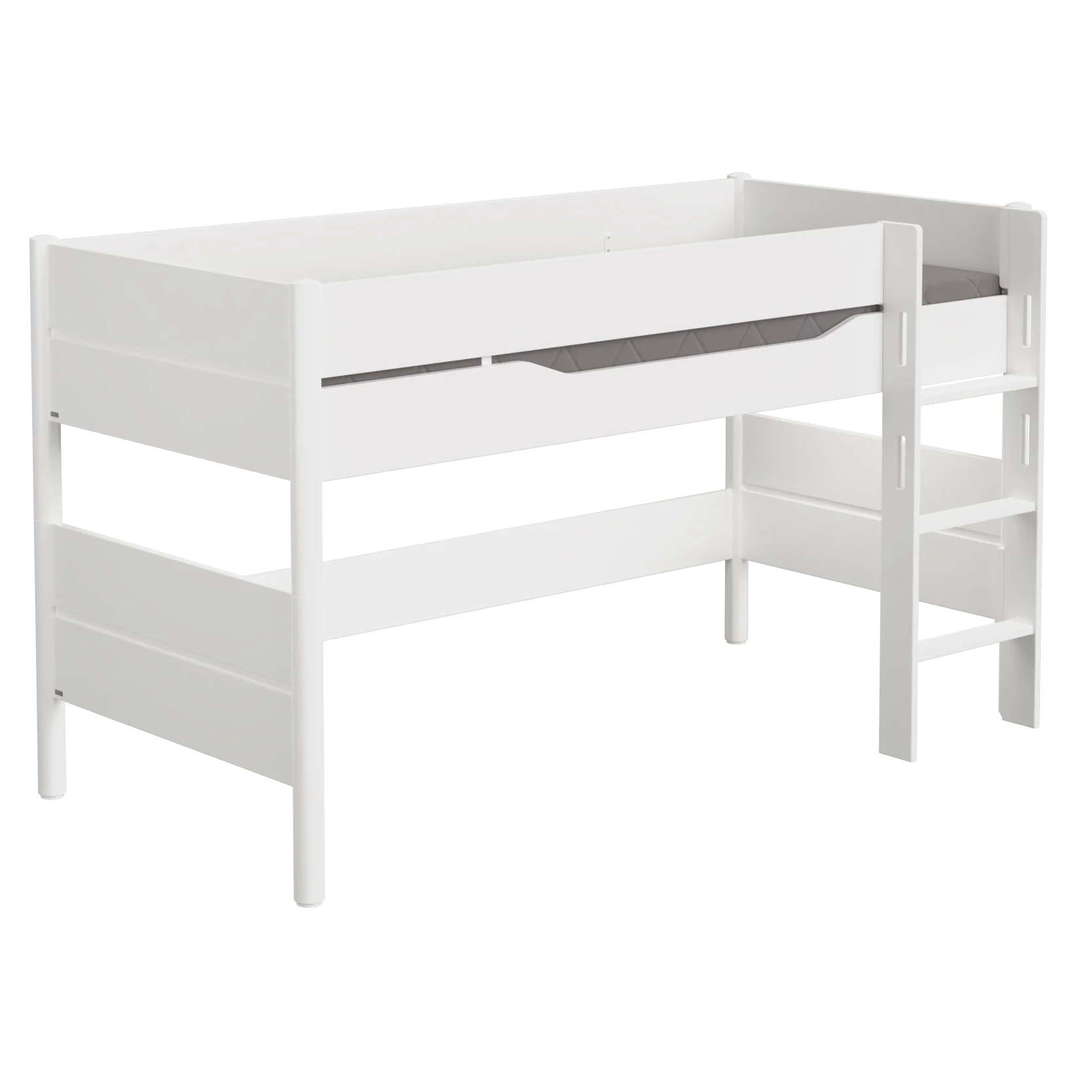 Halbhohes Bett Ylvie mit gerader Leiter, Weiss, 90 x 200 cm