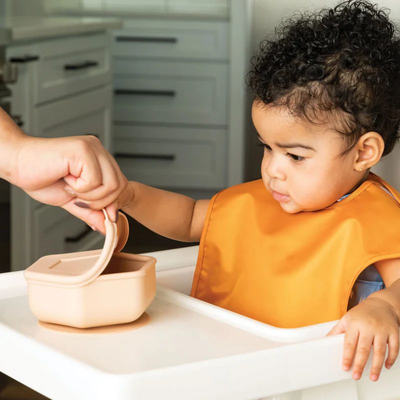 Schüssel mit Silikondeckel Sand 2