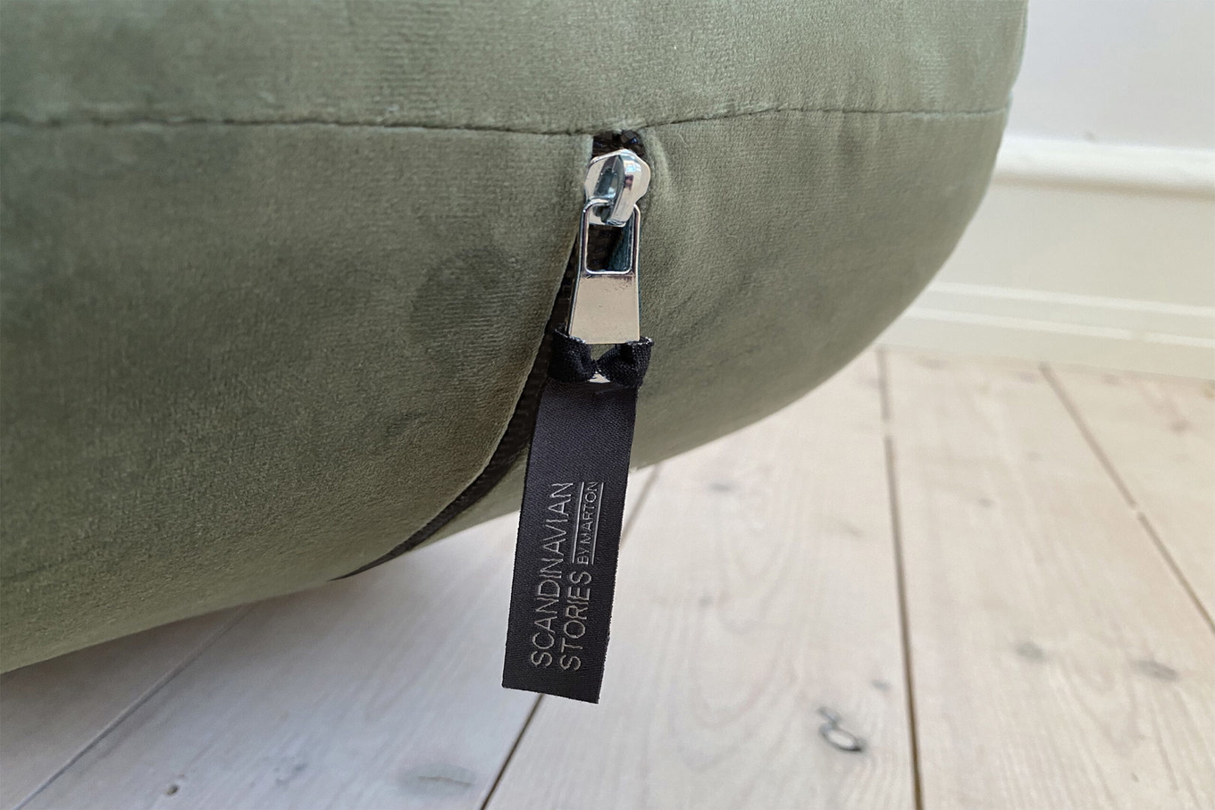 Hocker Rockon Velvet Nougat 4