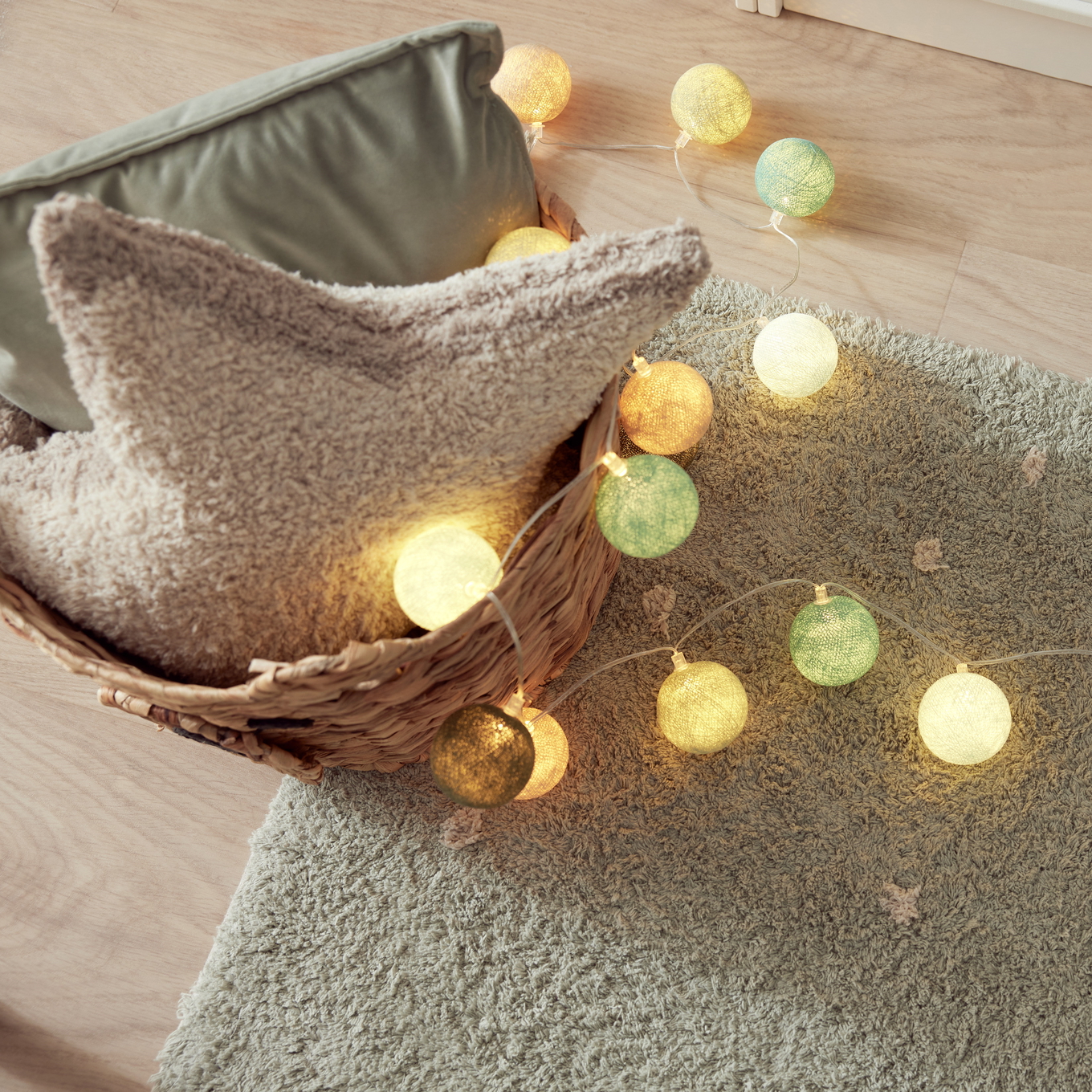 Teppich Essence Dots Blue Sage #2