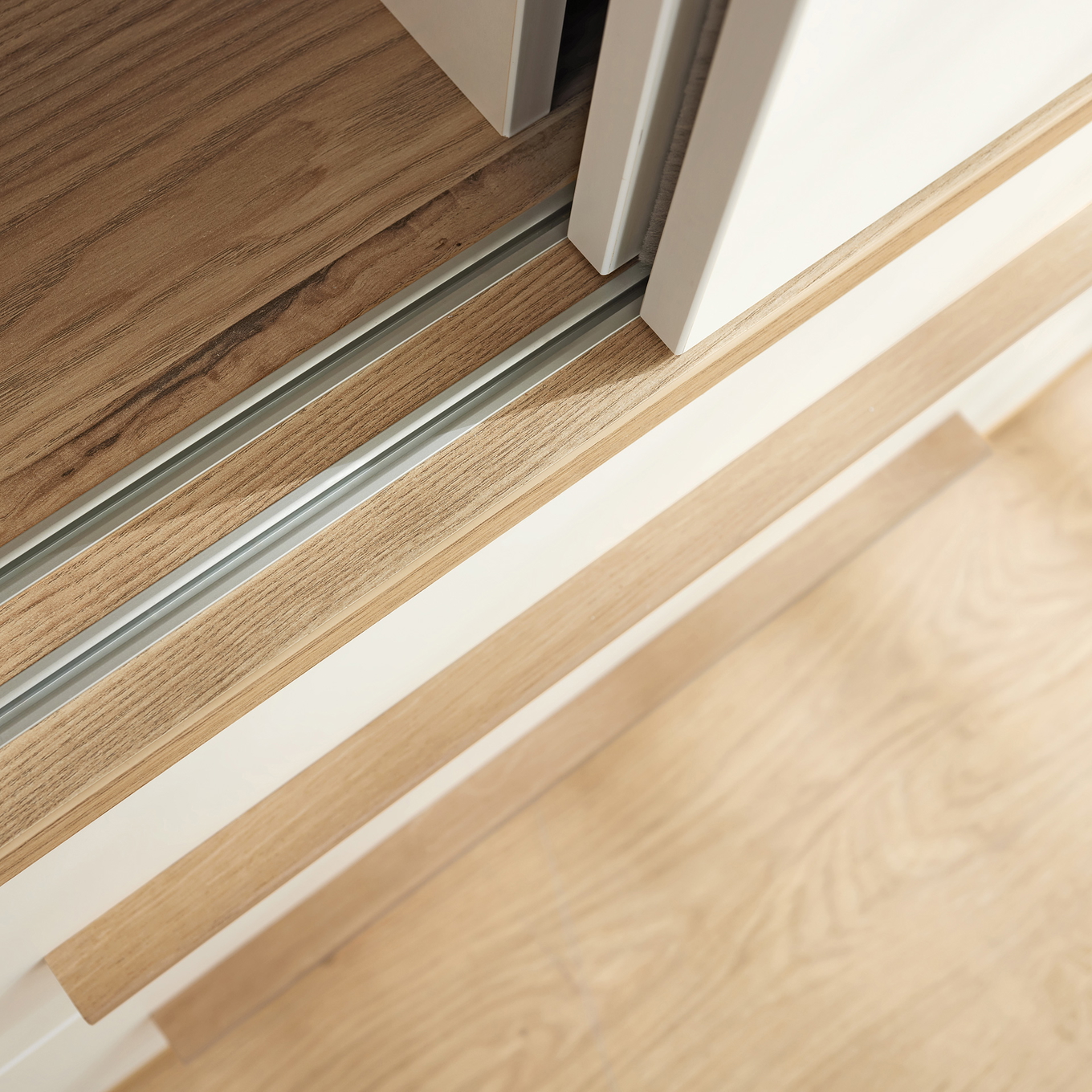 Kleiderschrank Yolanda Schmal, mit Schiebetür 7