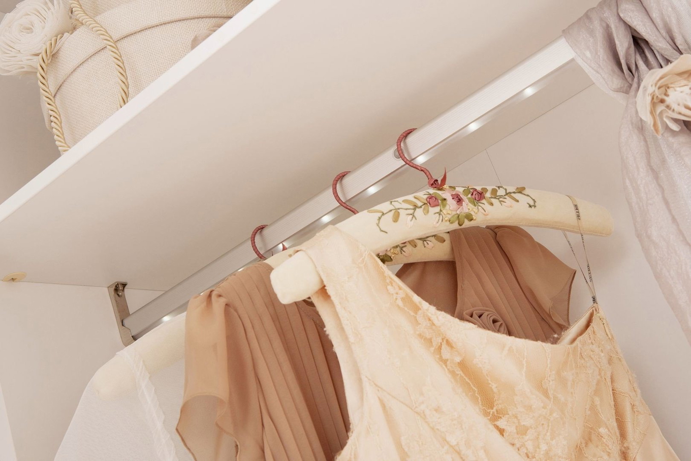 Kleiderschrank Romantic  3-türig 5