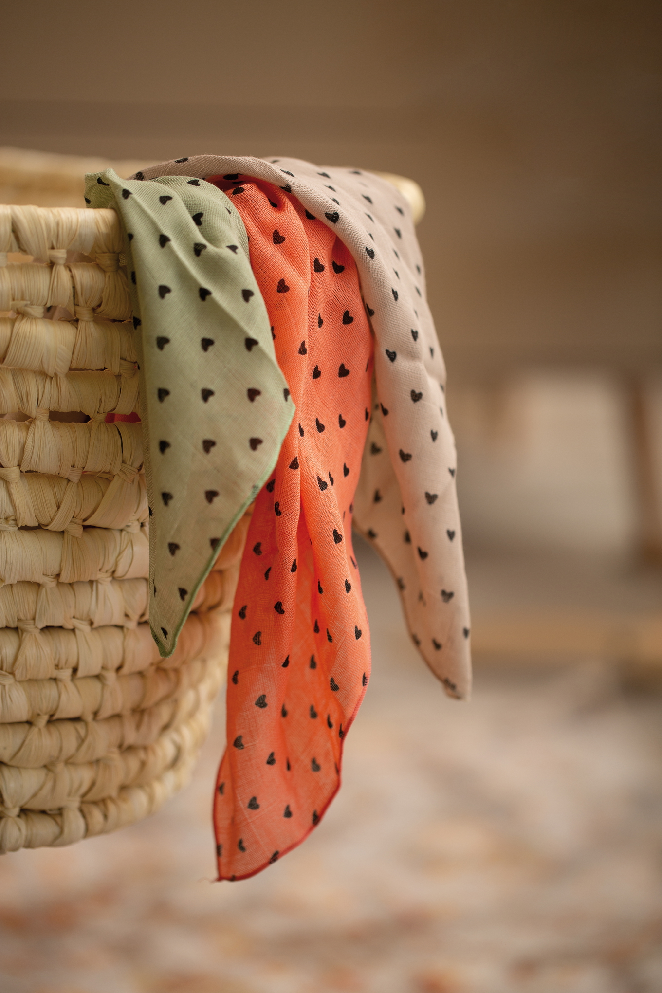 Gaze Spucktuch Grau Herze 3