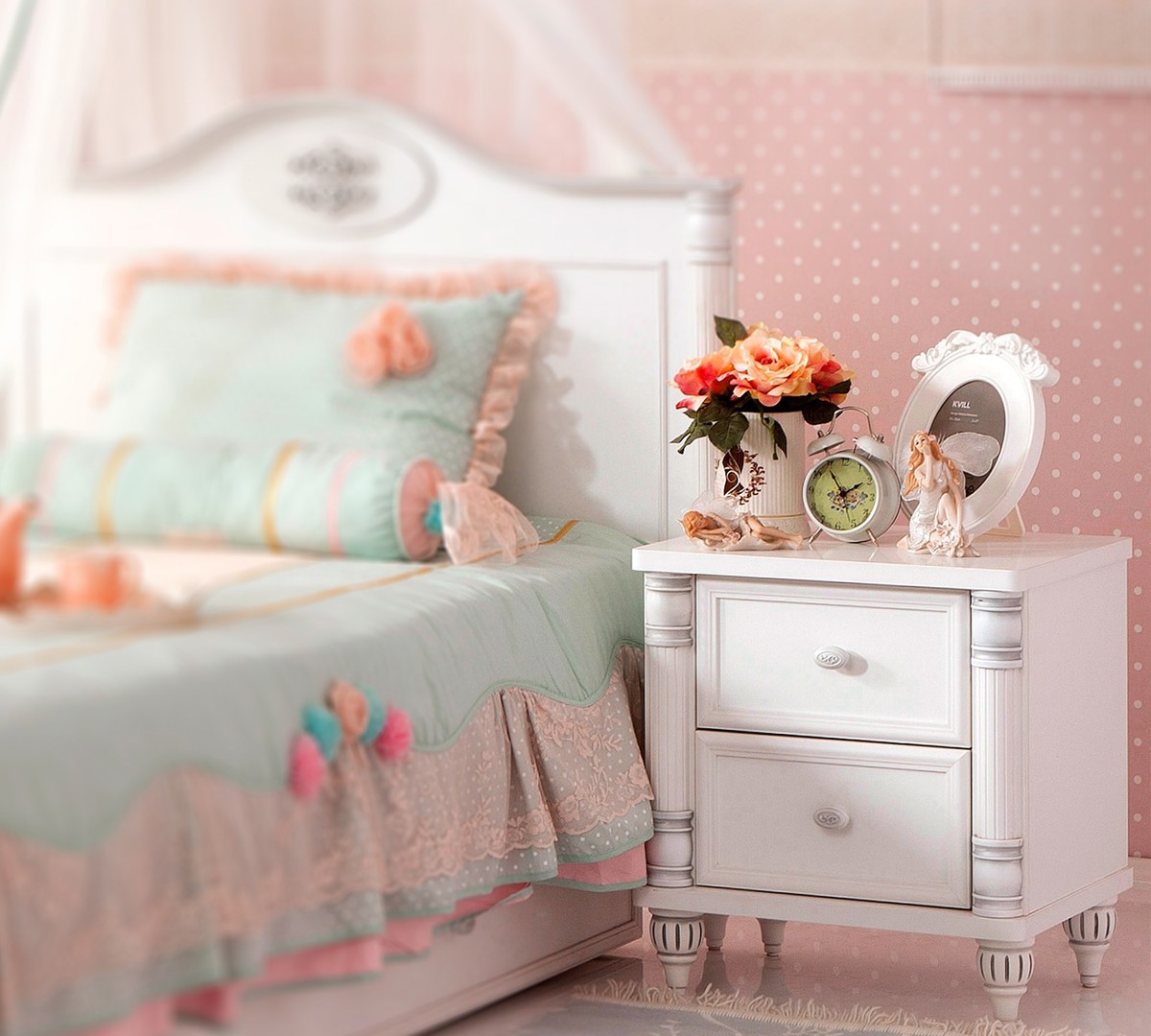 Nachttisch Romantic #2