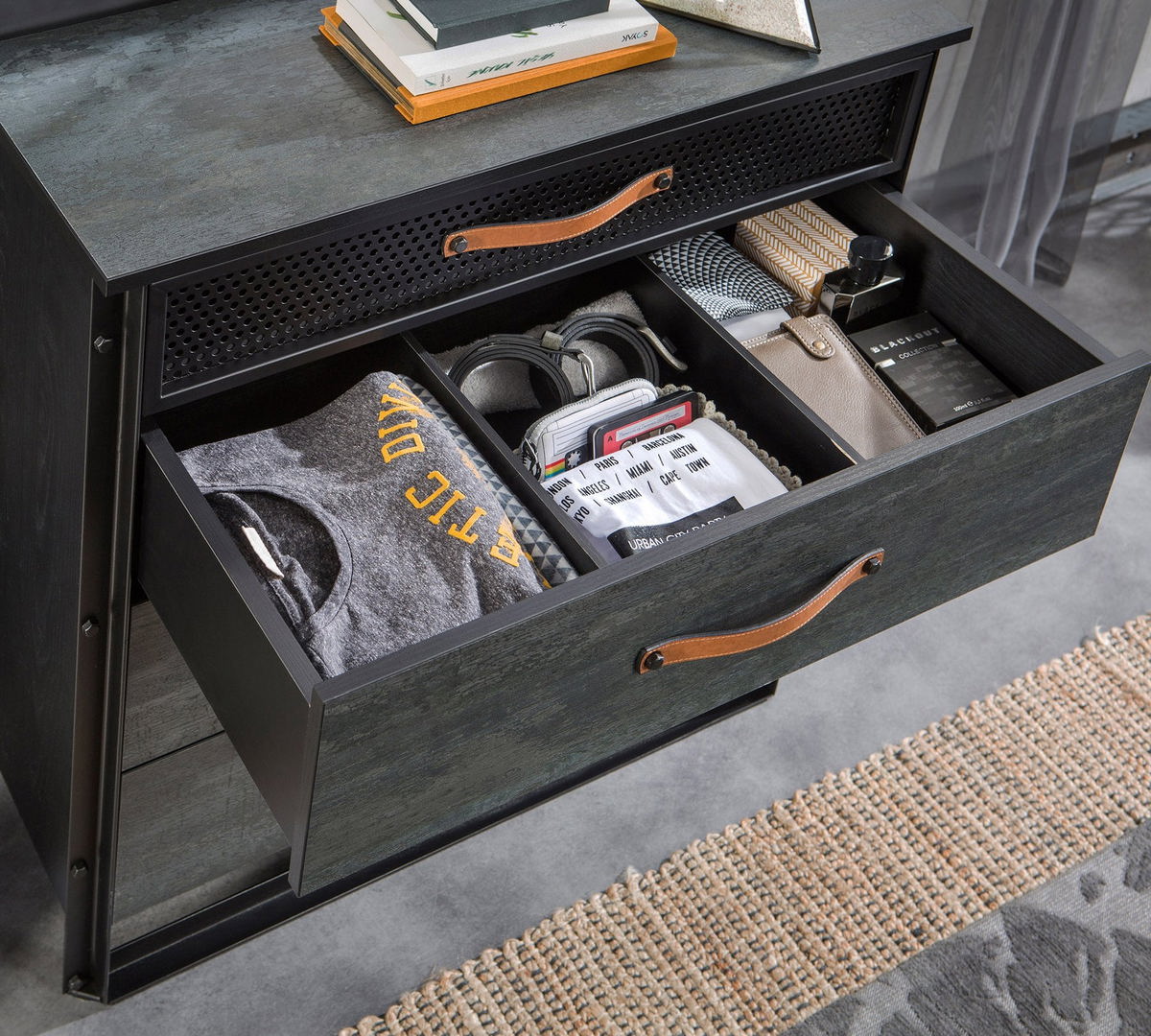 Kommode Dark Metal 3