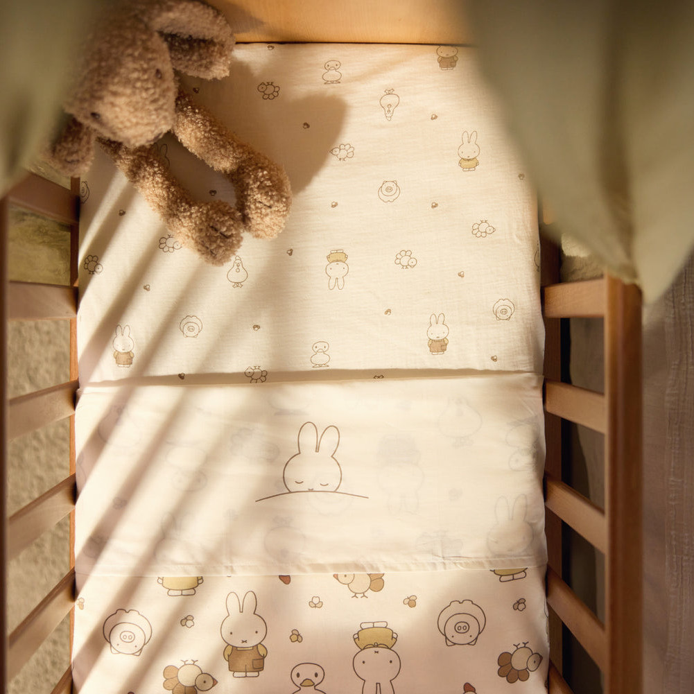 Babydecke Miffy Family Farm 3
