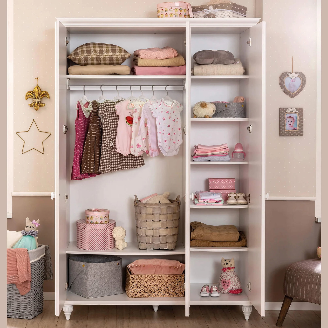 Kleiderschrank Romantica 3-türig 4