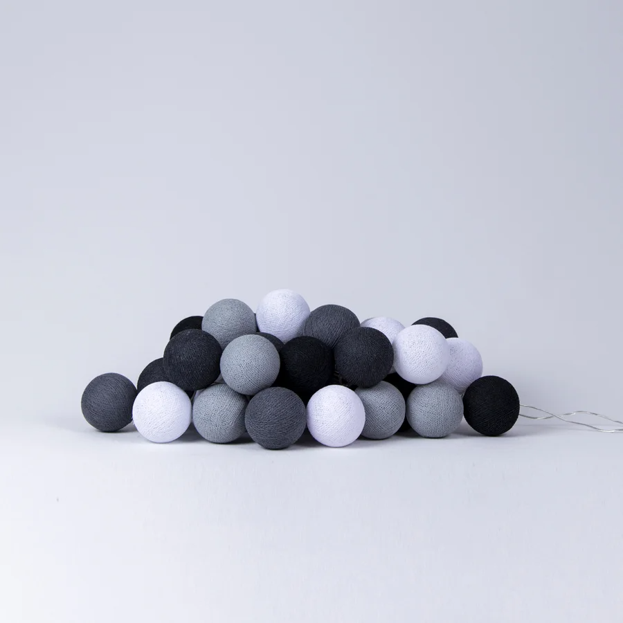 Lichterkette mit Baumwollkugeln Grau #2