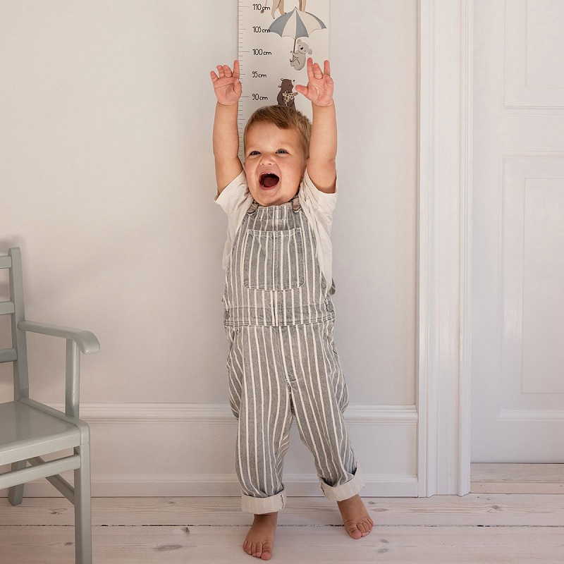 Wachsen mit Stil: Messlatten als dekorative Raumwunder