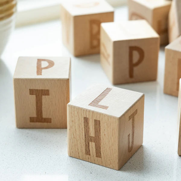 Buchstabenblöcke aus Holz 3