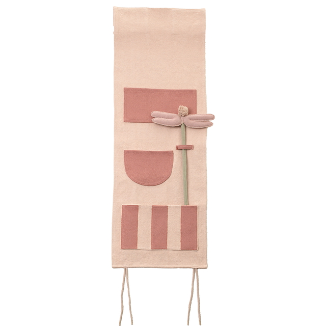 Rückwand Fairy Theatre mit Taschen