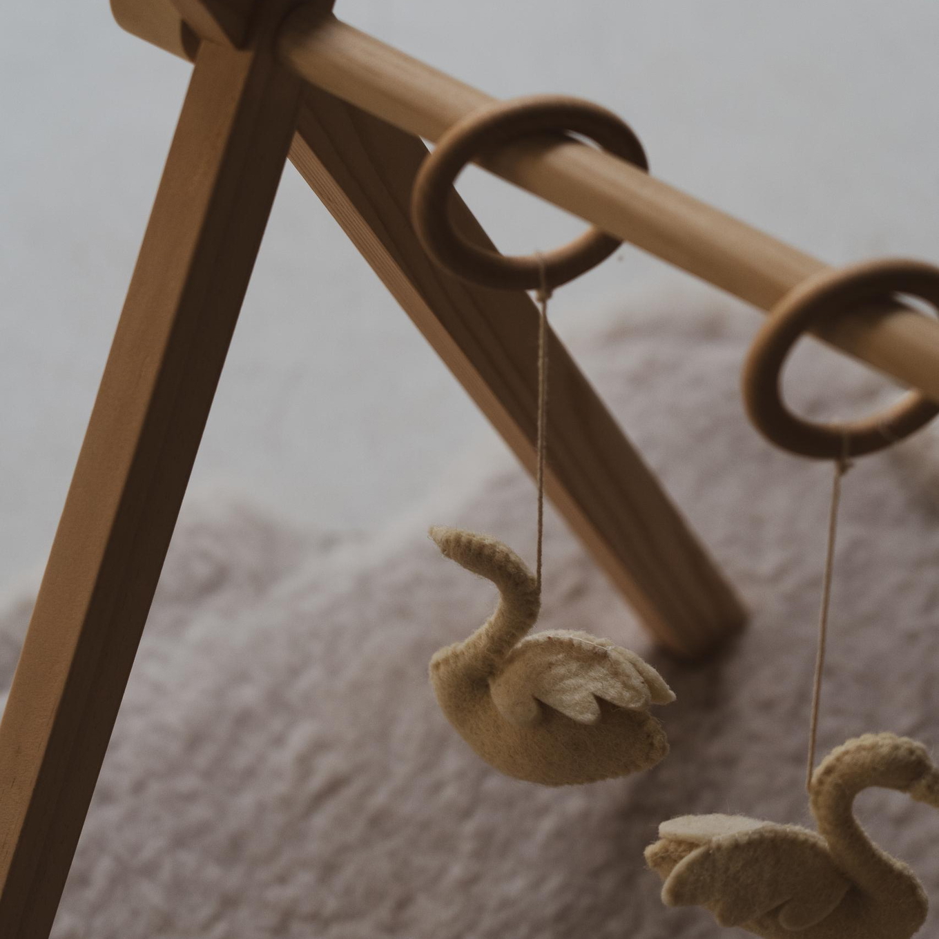 Spielbogen Spielzeug Schwane 2