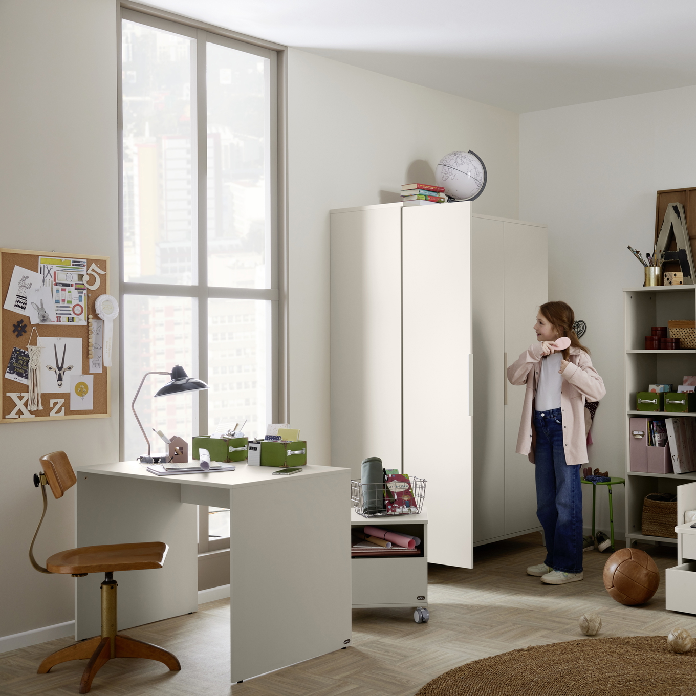 Schreibtisch Sister Lou Yuny #2