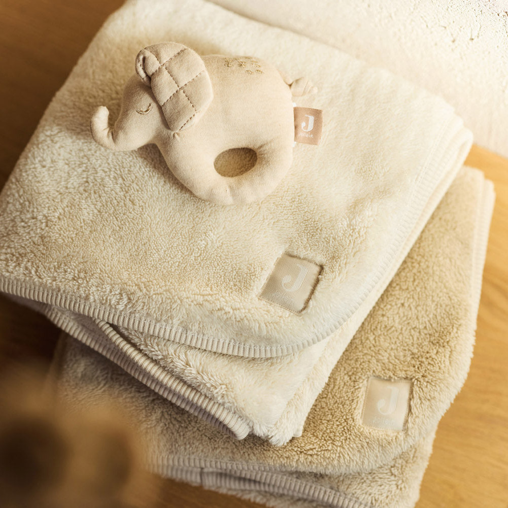 Rassel Elephant Tales 6