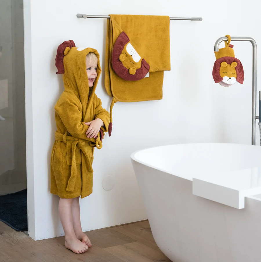 Bademantel Löwe Gr. 1-2 4