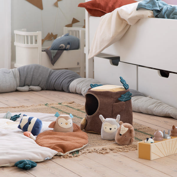 Aktivitätsspielzeug Versteckspiel Baumstumpf 3