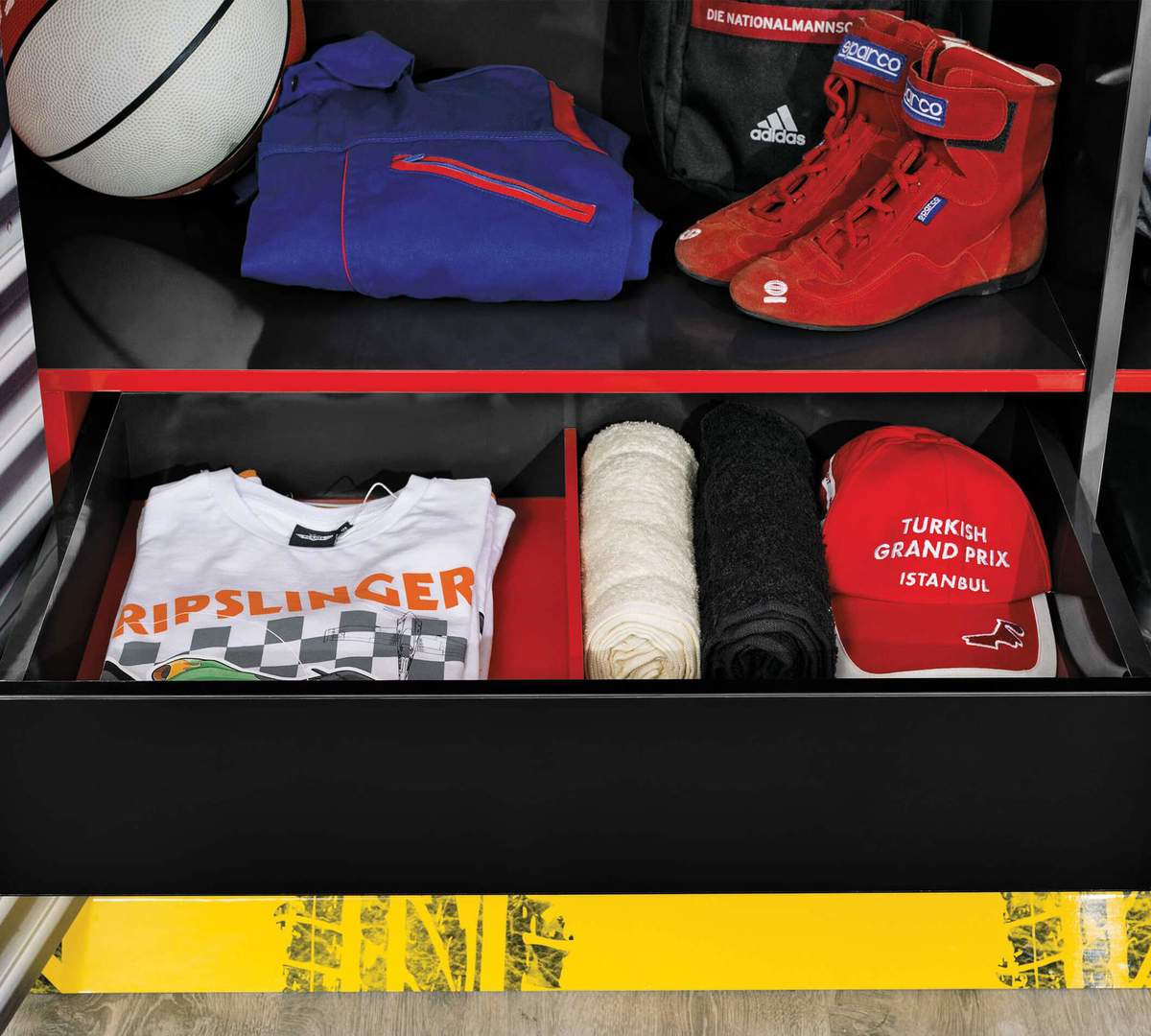 Kleiderschrank Champion Racer 3-türig 4