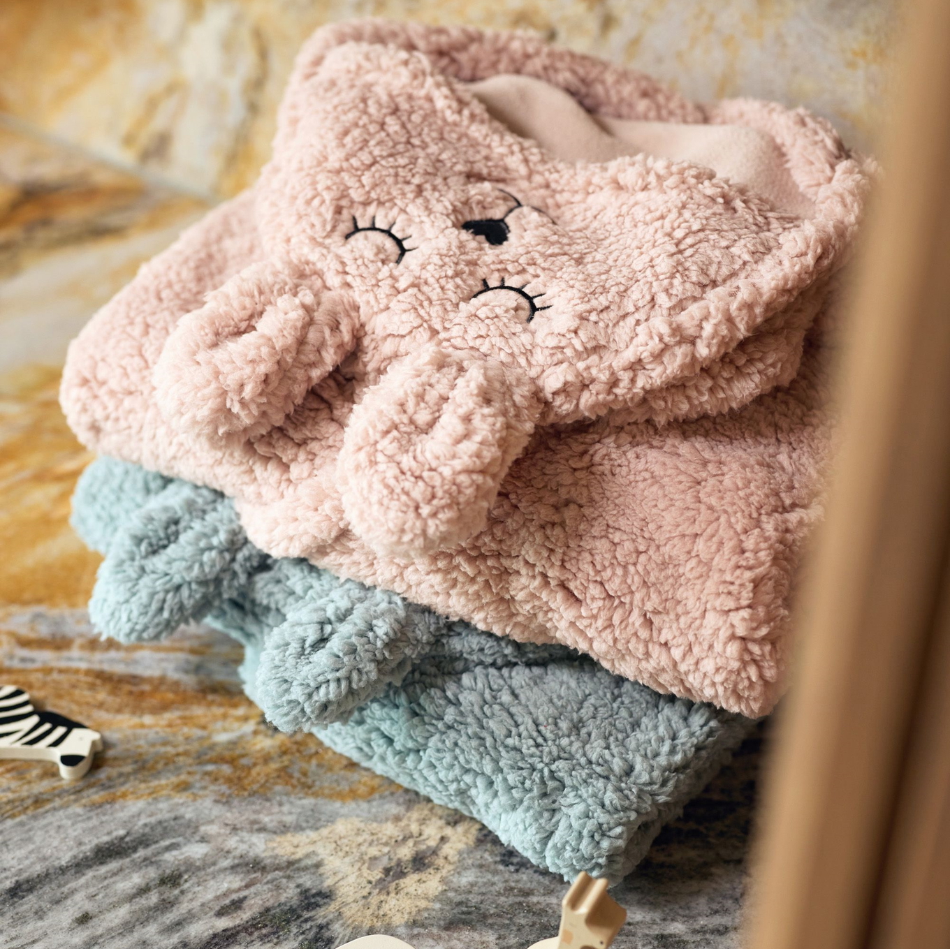 Einschlagdecke für Babyschale Hase Rosa 2