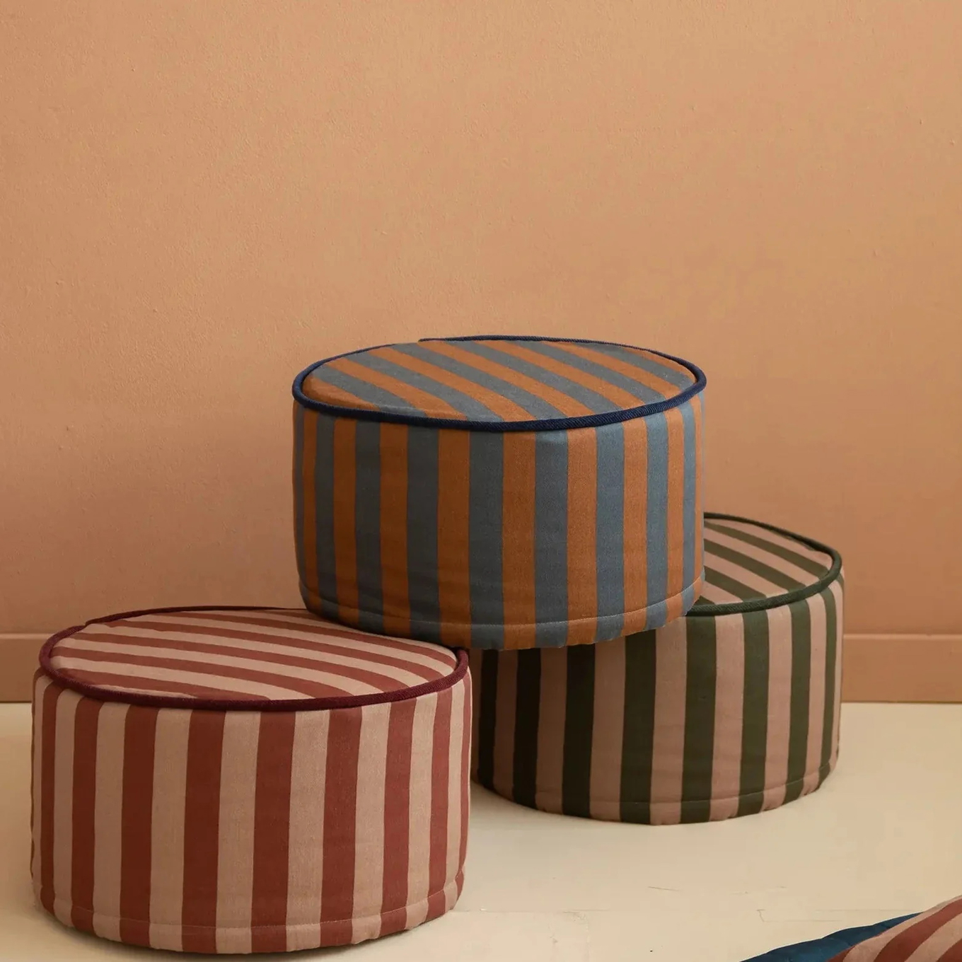 Hocker Majestic Blue Brown Stripes 2