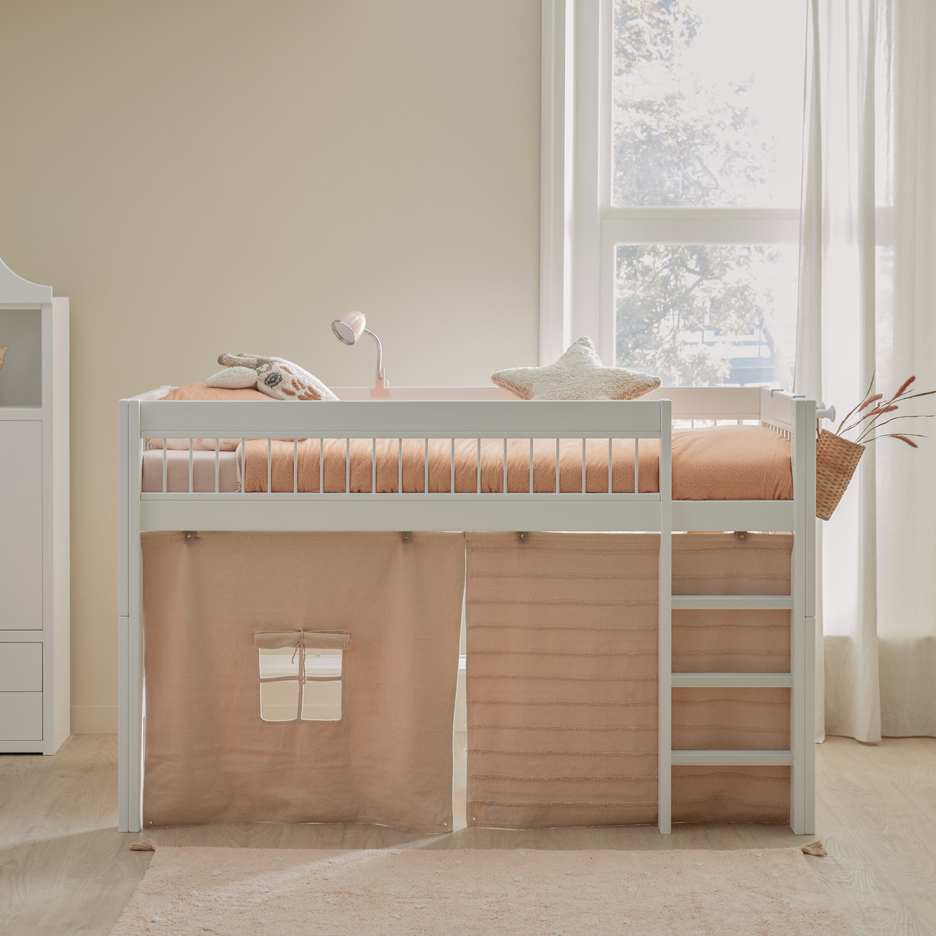 Halbhohes Bett Breeze Lifetime mit gerader Leiter, Deluxe Lattenrost 4