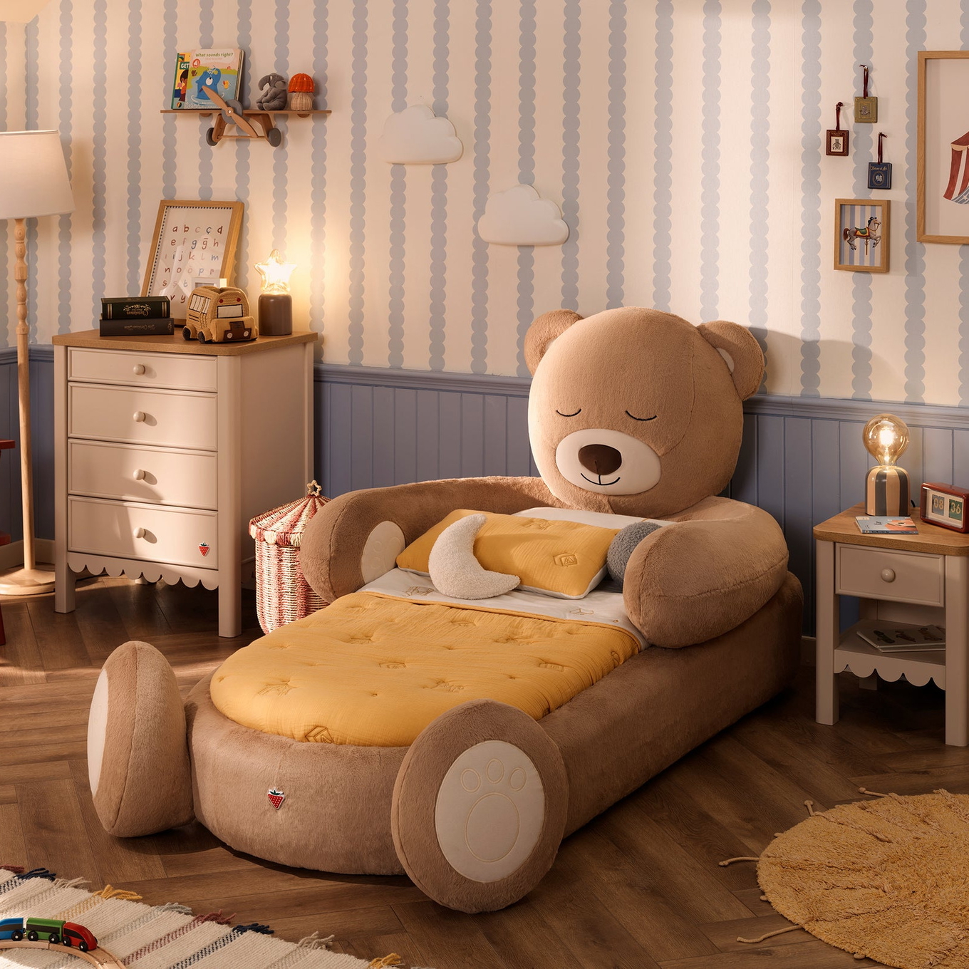 Bett Teddy 4