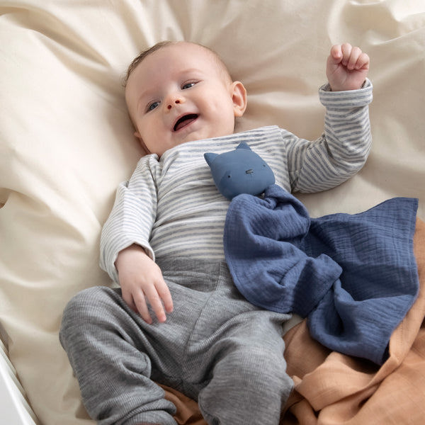 Kautschuk-Beissring Rebel mit Schmusetuch 3