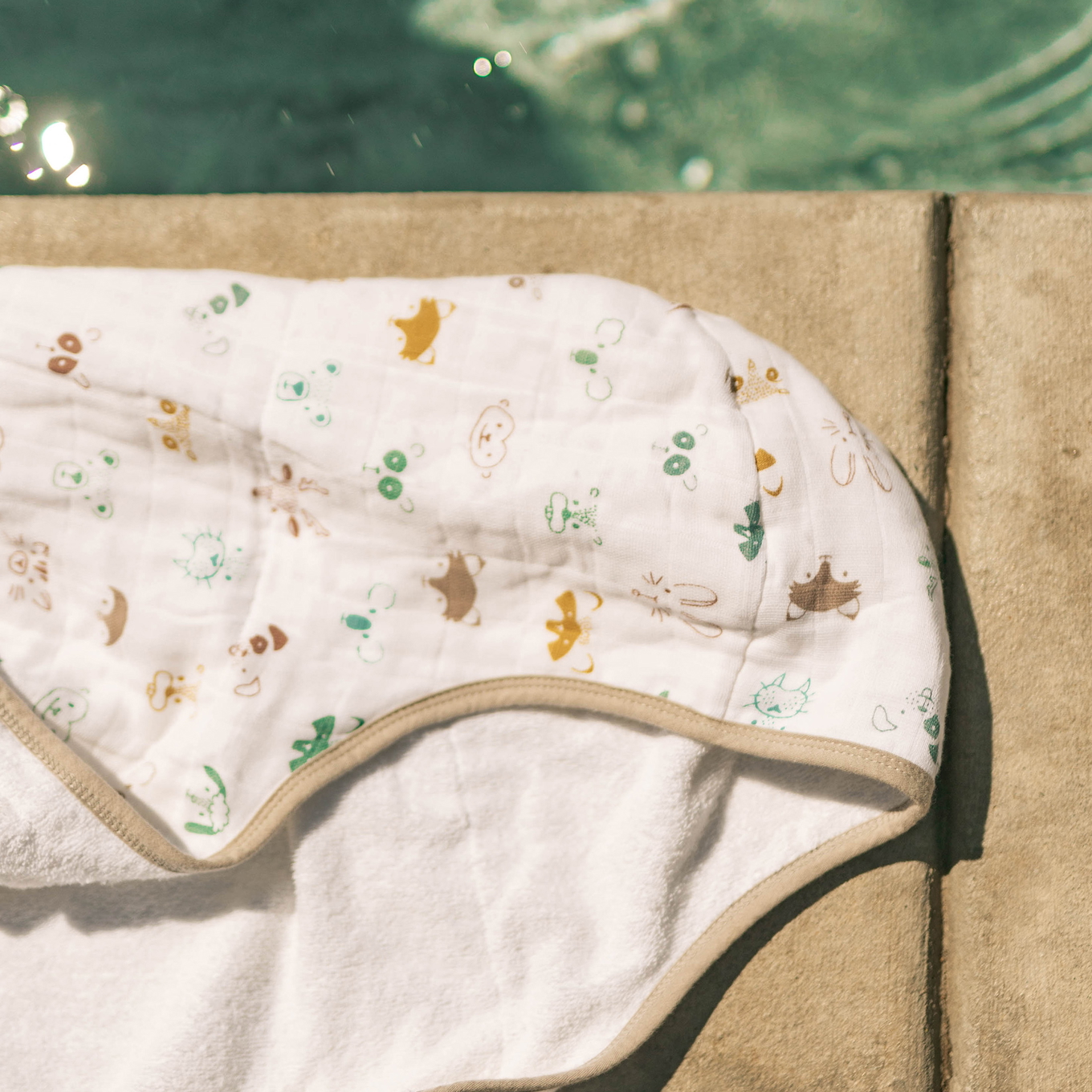 Kapuzenhandtuch Animal Crowd 3