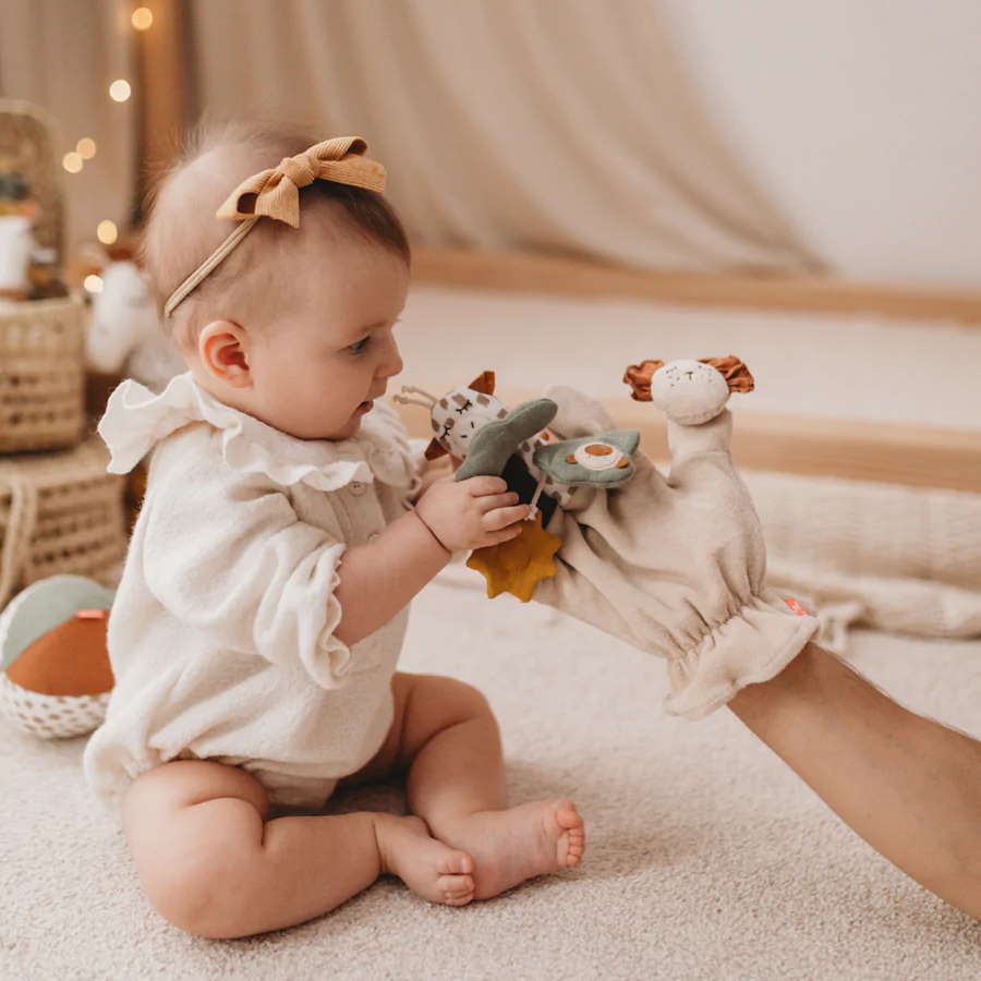 Activity Handschuh Giraffe 2