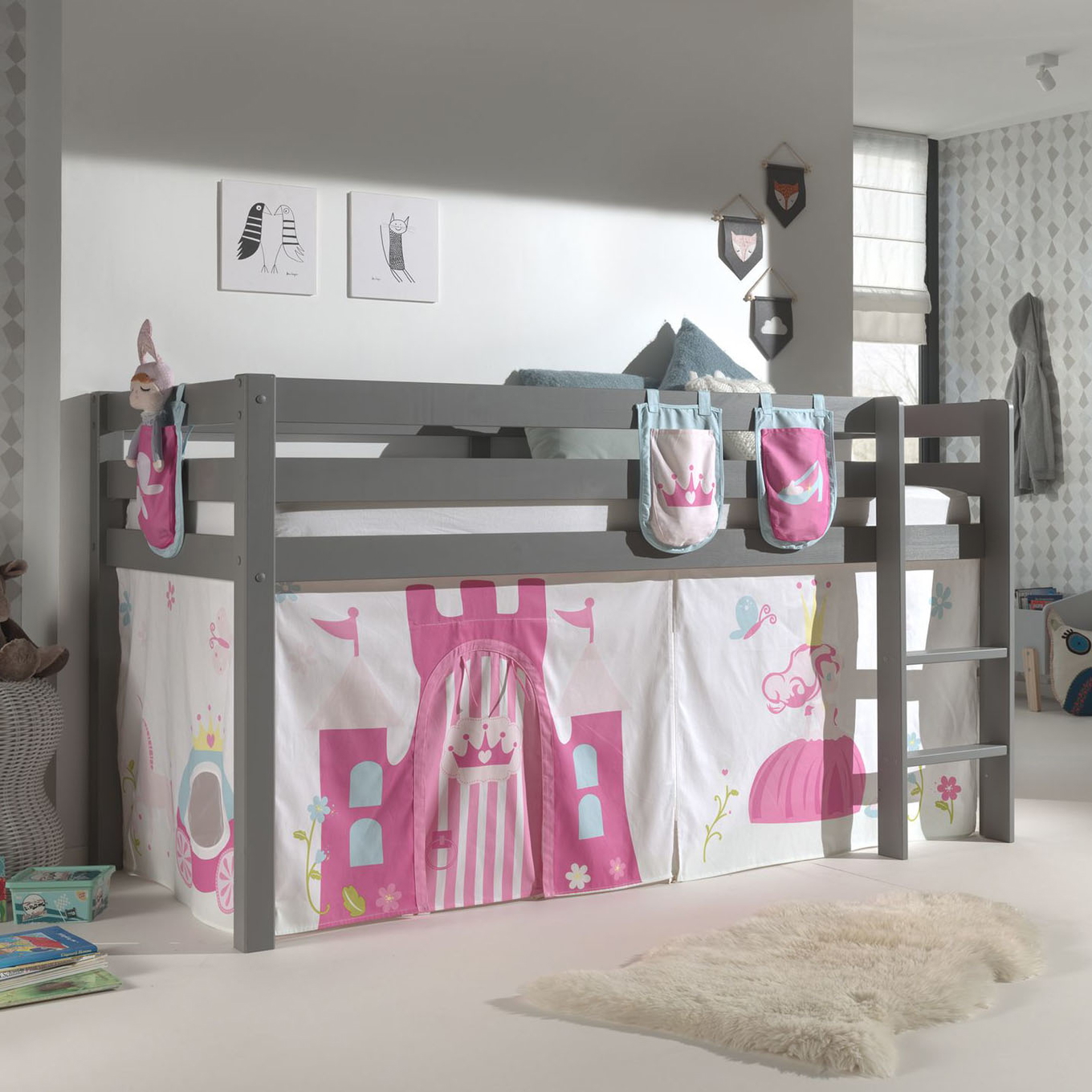 Halbhohes Bett Princess Grau, mit Spielvorhang und Betttaschen 2