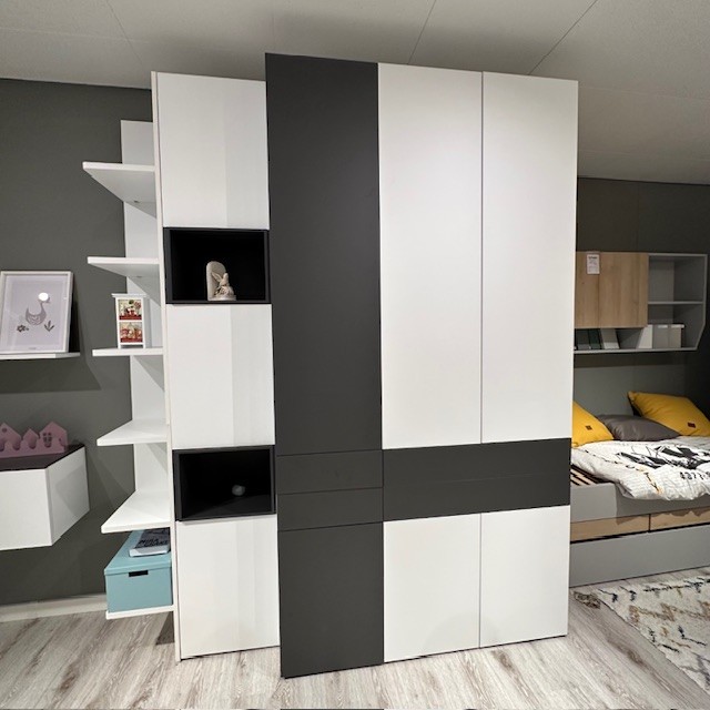 Kleiderschrank Chrome