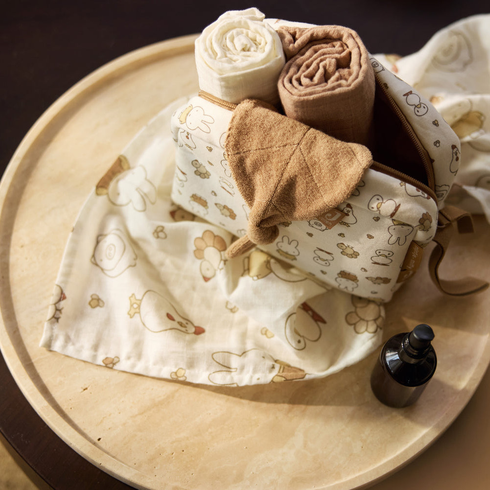 Pflegetasche Miffy Family Farm 2