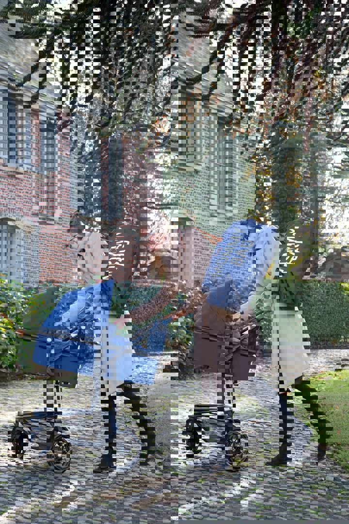 Mommy Bag Navy Weiss 13